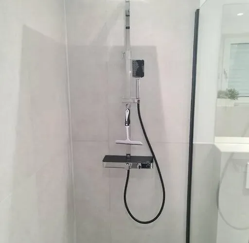 Kernsan. Souterrain-wohnung 60qm Mit Pool Blick Apartamento