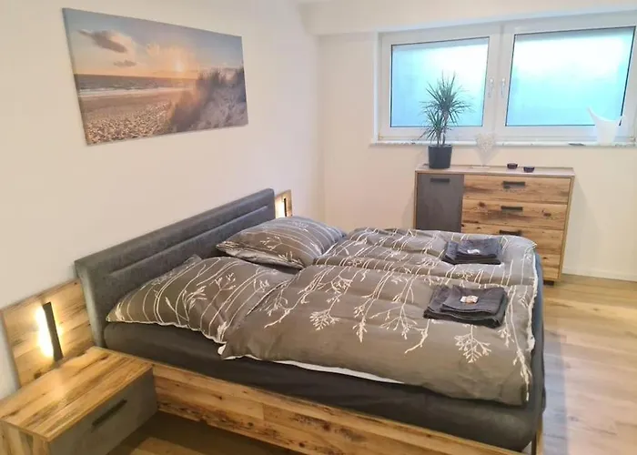 Kernsan. Souterrain-wohnung 60qm Mit Pool Blick