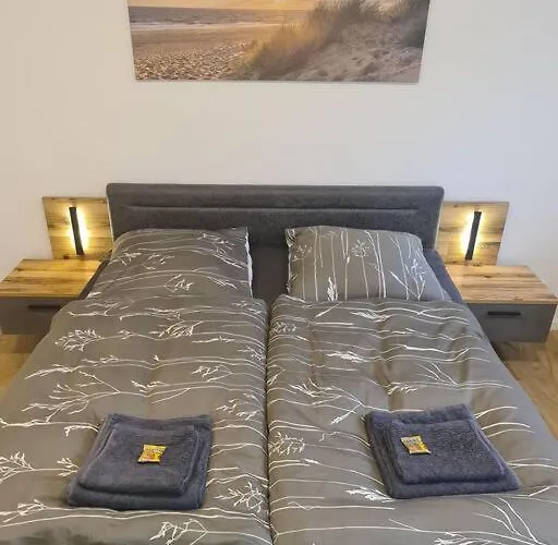 Appartement Kernsan. Souterrain-wohnung 60qm Mit Pool Blick *